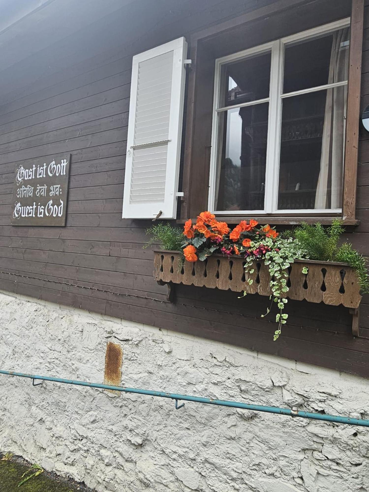 Chalet Maithili Lauterbrunnen -152-Year-Old Majestic Chalet Exterior photo